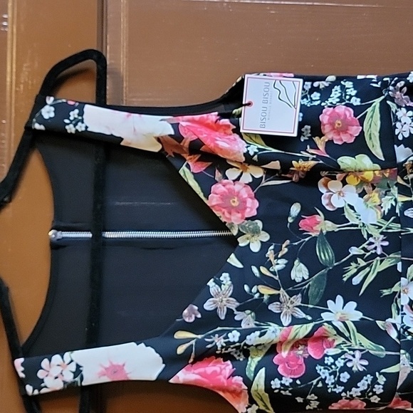 Bisou Bisou-Black print sleeveless sheer back size 12 NWT. - Picture 3 of 9